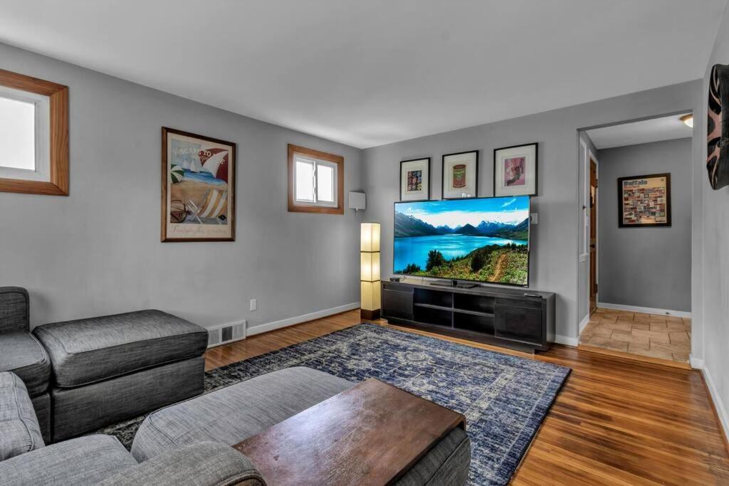 Gorgeous 2 Queen Bedroom Apartment In North Buffalo With 70 Inch Tv 외부 사진