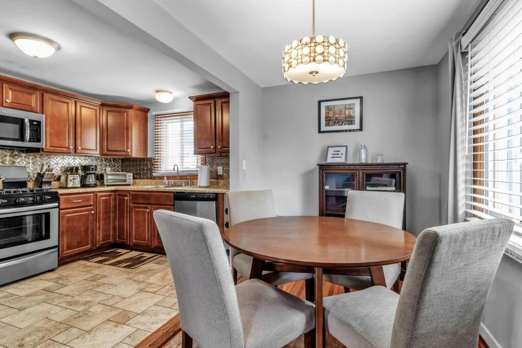 Gorgeous 2 Queen Bedroom Apartment In North Buffalo With 70 Inch Tv 외부 사진